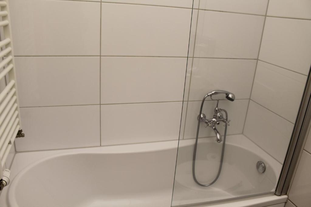 Ringhotel Schwarzer Baer Wittenberg Zimmer foto