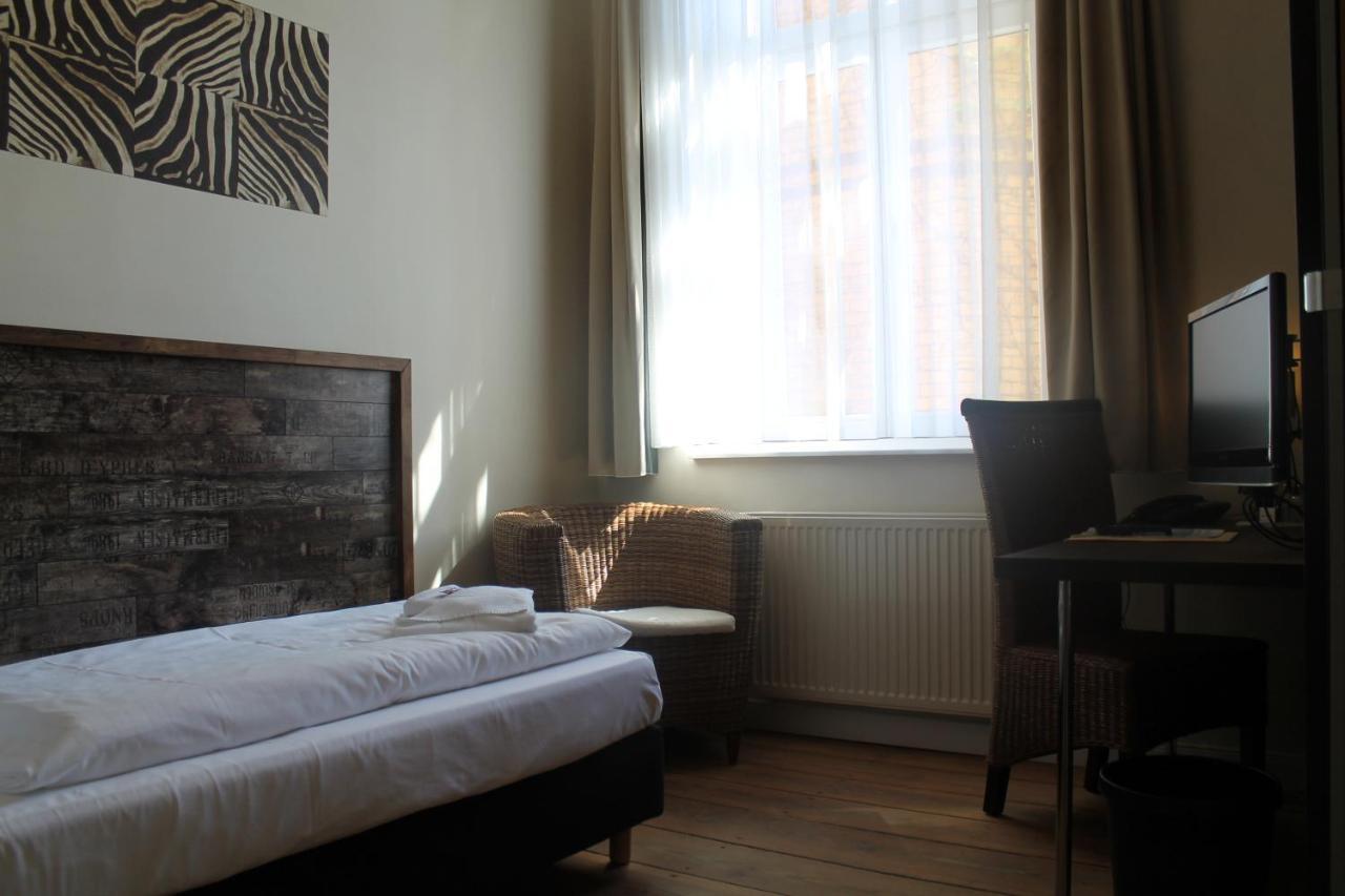 Ringhotel Schwarzer Baer Wittenberg Zimmer foto